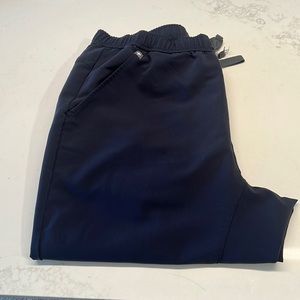 Men’s Dark harbor figs scrubs top and pants- good condition